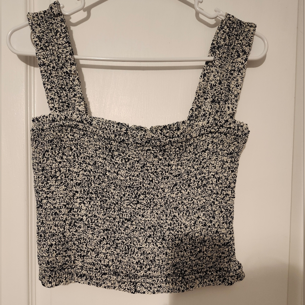 NWT Entro Smocked Crop  Top Size Large Navy & White Floral